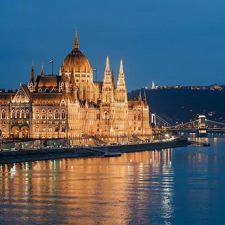 Vibe Apartment, Downtown, Free Parking Apartamento