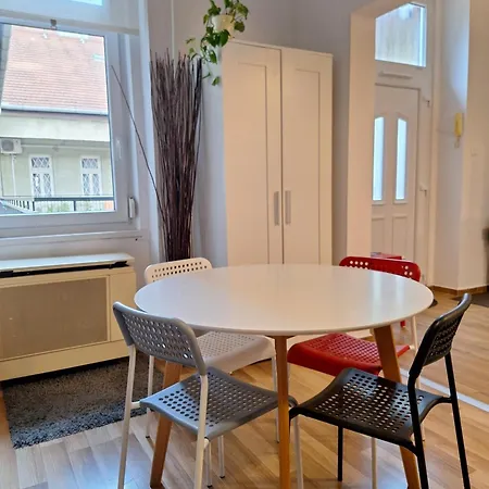 Vibe Apartment, Downtown, Free Parking * בודפשט
