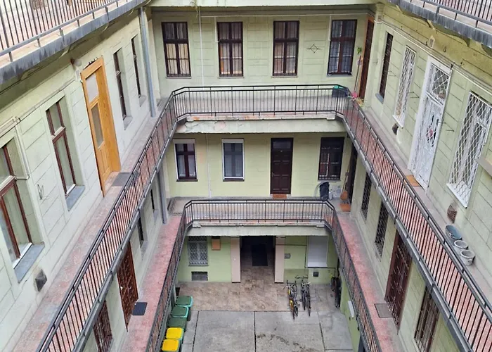 Vibe Apartment, Downtown, Free Parking * بودابست